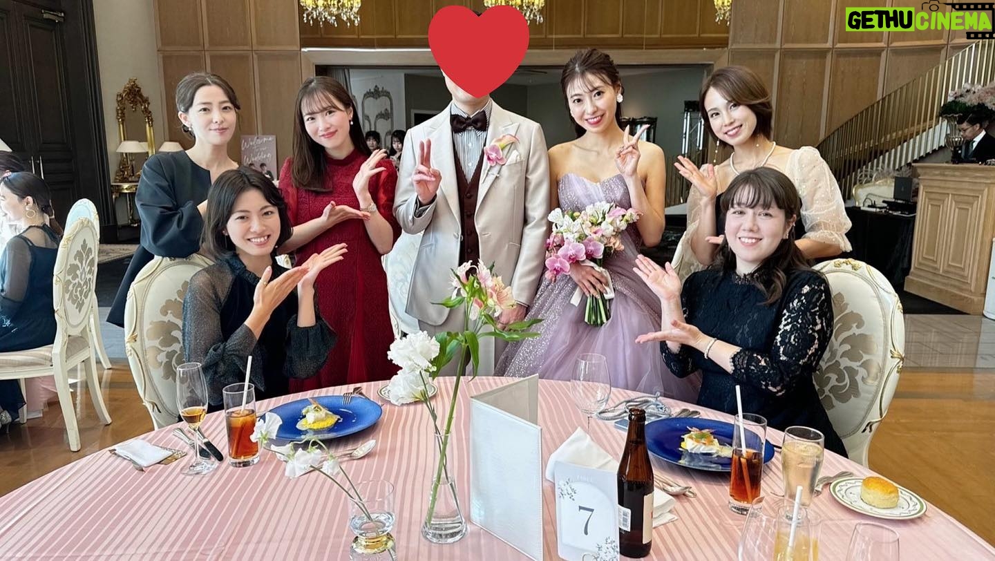 Minori Inudo Instagram - 心の底からおめでとう☺️🩷わくわくする結婚式で えー!なにこれすごいー!って終始なってた🥹🥹 いつも優しいまさみ、 初めましてだけど 優しさ溢れまくっている旦那さん👰♀️🤵♂️ 末長くお幸せに🩷 _____________ 今回 余興ですっごく久しぶりに "ダメもとLOVE"❤️ 踊ったよ🥰 楽しかった〜🌸 意外と身体は覚えてた😉 (ちょっと間違えたけど)笑 このメンバーで踊れるなんてすごすぎる🥹 こんな機会を作ってくれて ありがとう😭 #結婚式 #OS⭐︎U #名古屋