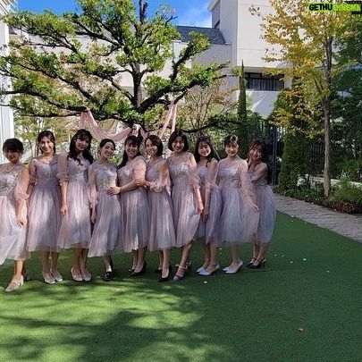 Minori Inudo Instagram - 心の底からおめでとう☺️🩷わくわくする結婚式で えー!なにこれすごいー!って終始なってた🥹🥹 いつも優しいまさみ、 初めましてだけど 優しさ溢れまくっている旦那さん👰♀️🤵♂️ 末長くお幸せに🩷 _____________ 今回 余興ですっごく久しぶりに "ダメもとLOVE"❤️ 踊ったよ🥰 楽しかった〜🌸 意外と身体は覚えてた😉 (ちょっと間違えたけど)笑 このメンバーで踊れるなんてすごすぎる🥹 こんな機会を作ってくれて ありがとう😭 #結婚式 #OS⭐︎U #名古屋