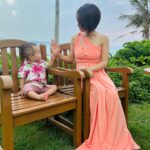 Minori Inudo Instagram - お友達の結婚式で沖縄へ👰‍♀️💒🤵‍♂️ 本当に素敵☺️ 波の音が聞こえるところで...🏝️ おめでとうございます🌸 #沖縄 #海
