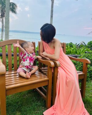 Minori Inudo Instagram - お友達の結婚式で沖縄へ👰‍♀️💒🤵‍♂️
本当に素敵☺️
波の音が聞こえるところで...🏝️
おめでとうございます🌸

#沖縄
#海