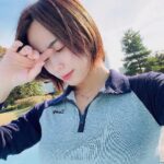 Minori Inudo Instagram - 朝の公園🛝 眠すぎるんだけど朝はなるべく陽に当たりたいし、セロトニンのために！笑☀️本当は5時〜7時の間がいいらしいんだけどそんなに早くは難しいね🥱笑 今日はもういいや〜って すっぴんで過ごしました🥹 #公園 #早起き #子どものいる暮らし #ビタミン #セロトニン #ママ #ショートカット