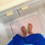 Minori Inudo Instagram - #スマートバスマット でいつも体重管理しています🌼地味に最後の動画で体重公開してます。笑 重いけど別に気にしてない😂 バスマットと体重計が一緒になってるから乗ろうと思わなくても勝手に乗るよね🛀 あと、 メモらなくても勝手に記録されてるから楽なんだよね🥹 ちなみにゆうしんのも勝手に記録されてる👦 乗る人によって勝手にモードが切り替わってその人のところに記録されるよ✨ おすすめです✌️ @issin.cc #体重記録 #体重管理 #体重公開 笑