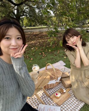Mio Kudo Instagram - 先日かなみんとピクニックしてきました🧺💙
こんなにかわいいピクニックをしたのは初めてでワクワクしました…！ふんわり、おっとりなかなみんにも癒されながら最高の休日でした♪

#辻野かなみ　ちゃん
#かなみんかわいい