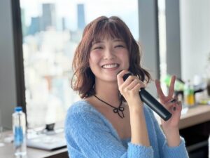 Mio Kudo Instagram - 『30club新年会だよ！集まれ！みおちゃんず！』
お越しいただいたみおちゃんず〜！！！
ありがとうございました！
どうでしたか！楽しかったですか！？
2024年になってこんなにも早く皆さんにお会いできて
とっても嬉しかったです♡

今まではイベントやりたいな。皆さんに会いたいな。と思っていてもなかなか実施出来ず、もっと頑張っていつか！と思っていたことが、昨年初めて形になってこんなにも早く第2回目を開催することができ…
もうーーーー！とっても！幸せです。
イベントを実施するまでに30club運営の皆さまや、やぶマネはじめ、マネージャーさん方が一緒にイベントについて熱心に考えてくださり、みおちゃんずにたくさん楽しんでもらえるように準備してくださいました。
本当に感謝しています。いつもありがとうございます！

そして、直接大好きなみおちゃんずに会えるからには
楽しかったな、明日からもまた頑張ろう！って思ってもらえるようにハッピーパワーを届けられたらいいなと思っていたのですが、
逆に私が皆さんからの愛やハッピーパワーを受け取っちゃいました！
ありがとう😢
たくさん支えてもらっている分、もっと活躍して恩返ししたい！と思っているし、こういったイベントやSNS上などでも感謝の気持ちをしっかり伝えていけたらいいなと思っています。
(イベントでの最後の挨拶の時、つい照れてしまった私)

長々と書いてしまいましたが、とにかく私が伝えたいのは！

みおちゃんずの皆さん！いつもありがとう！！！
大好きだよー！！

と、いうことです。（笑）
みおちゃんずに愛が溢れてしまっていますね。へへへ

今回はイベントにこれなかったみおちゃんずの皆さんも
また開催できるように頑張っていくので
待っててくださいね！

また会おうね〜〜♡