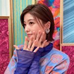 Mio Kudo Instagram - 先日のウワサのお客さまのお衣装です💙 シャツ、スカート @belper_official_ リング @avatejp @ajinco_style イヤリング @meteor.accessories 👗　@shingo_tsuno 💄　@emmy.saeki