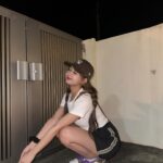 Mirai Yokoda Instagram - 大好きな @mocoas_official さんのスカート️🩵️🩵 スポーティーに着こなせてお気に入り、、、 #モコアズ #mocoas