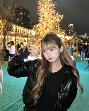 Mirai Yokoda Instagram - 🛷🎅🏻🎀🤍