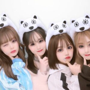 Mirai Yokoda Instagram - 4人で最後の毎日投稿、悲しいし寂しいけど 最後はいつも通り4人らしく笑顔で終われました😭👍 動画上でも、動画見ながら一人でも大号泣した、、（笑） 本当に改めて心の底から皆んなのことが大好き！！！ これからも1番のファンとしてMelTVを応援し続けます！！！ みんな、最後まで見届けてくれて本当にありがとうございました！！😊👍