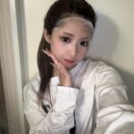 Mirai Yokoda Instagram - 大人気大容量マスク、クオリティファースト最近毎日使ってる😭💕 私はザ・ダーマベストVC100プラスレチノールを使ってて、毛穴とかくすみとか、いろんな肌悩みを全方位でケアしてくれるシリーズ最高峰のマスクなんだって🥹 しかも3分ケアなのが最高なのよ✌🏻‎🤍 密着力もめちゃくちゃ良いし、 はがした後馴染ませたらしっとりして気持ちいい！！ ザ・ダーマシリーズは毎日使いすることで、 肌の基礎力を高めることを考えてつくられてるらしいの、、☺ 皆も毎日シートマスクして美肌を手に入れよー❤️‍🔥 #クオリティファースト #ザダーママスク #シートマスク #スキンケア #美容