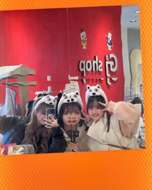 Mirai Yokoda Instagram - 皆様に大切なお知らせがあります。

この度MelTVを卒業する事になりました。
本当に突然なお知らせになってしまい、皆様をびっくりさせた事本当に申し訳ありません。
私の体調管理や、プライベート、精神面の事でメンバー、スタッフさんにたくさん今まで迷惑かけてしまいました。
一旦沖縄に帰って休む結果になり、今は実家にいてゆっくり過ごしています。

しっかりメンバー、スタッフさん、としっかり話し合いを重ねて決めた結果です。
約3年間、とても楽しい思い出ばっかりで今でも私の中でMelTVの存在は凄く大きな、大切なものです。

視聴者の皆様、突然なご報告になってしまったこと本当に申し訳ありません。
約3年間、皆様の応援でここまで頑張れて、声掛けていただく度、「Mel応援してます！」って言われる事本当に嬉しくて皆にも凄く助けられました。
本当に本当に今まで応援してくれて有難うございました！

自分自身すごく皆に助けられて今まで頑張ってこれて、こんな私をずっと支えてくれた、視聴者さん、メンバー、スタッフさん、本当に感謝しています。

これからもちょっとずつお仕事を前向きに頑張っていきたいと思っているので、今後ともMelTV、横田未来、の応援を宜しくお願い致します。

3/23〜3/30日まで私がMelTVとしての最後の動画が毎日投稿されるので最後の最後まで皆が笑顔になれるような動画をお届けられたらいいなと思います！！

本当に約3年間、このメンバーで一緒にYouTube出来たこと一生忘れません。
そして視聴者さん、応援本当に本当に有難うございました。
また一緒にお仕事出来るように私自身も強くなって頑張るのでみんな待っててね😌

本当に本当に本当にメルのメンバーが大好きです！！