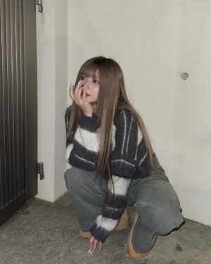 Mirai Yokoda Instagram - SHEINで冬服コーデ選んでみた🙏🏻🩷

お買い上げ金額1～5,999円まではセール価格より15%OFF、6,000円以上は20%OFFが適用されるよ〜🖖🏻🖖🏻
利用期限は、1月31日まで！！！

1コーデ目  トップス → 12032061
  ジーンズ →13651883
  ブーツ →  21414991

2コーデ目  トップス→  12927960
  ジーンズ→  13652152
  ブーツ→21414991

どっちも可愛くてお気に入り💚💚
【試すたび、好きが見つかる。届くたび、好きが増えてく】🩷🩷

クーポンコードは、【BFJP216】 
みんなチェックしてみてね🌙

#PR #SHEINGoodFinds#SHEINblackfriday
#SHEINforAll #loveshein #ad #saveinstyle
@shein_japan