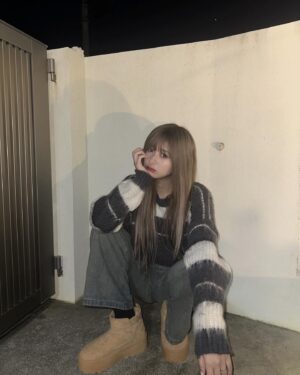 Mirai Yokoda Instagram - SHEINで冬服コーデ選んでみた🙏🏻🩷

お買い上げ金額1～5,999円まではセール価格より15%OFF、6,000円以上は20%OFFが適用されるよ〜🖖🏻🖖🏻
利用期限は、1月31日まで！！！

1コーデ目  トップス → 12032061
  ジーンズ →13651883
  ブーツ →  21414991

2コーデ目  トップス→  12927960
  ジーンズ→  13652152
  ブーツ→21414991

どっちも可愛くてお気に入り💚💚
【試すたび、好きが見つかる。届くたび、好きが増えてく】🩷🩷

クーポンコードは、【BFJP216】 
みんなチェックしてみてね🌙

#PR #SHEINGoodFinds#SHEINblackfriday
#SHEINforAll #loveshein #ad #saveinstyle
@shein_japan