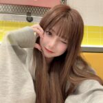 Mirai Yokoda Instagram - 髪の毛暗くしたー🩷🩷