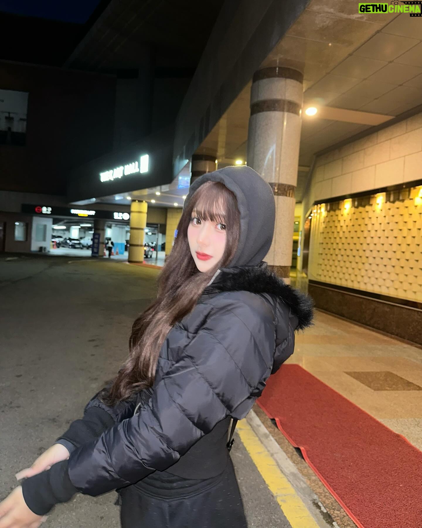 Mirai Yokoda Instagram - ぷぷぷおはよう 暗め髪の毛どー?🫶🏻