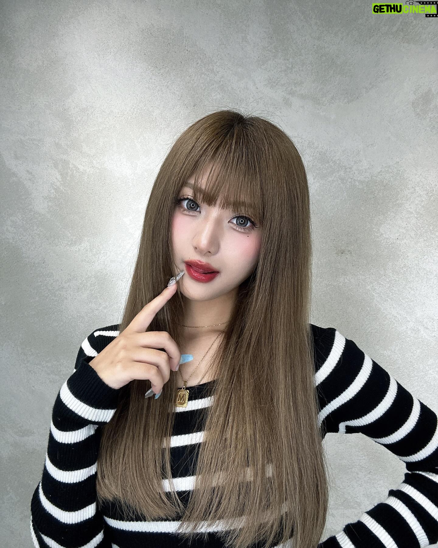 Mirai Yokoda Instagram - 前髪ありストレート好きなんだってー?^_^︎