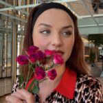 Mirela Balić Instagram - Cuatro días, tres ciudades especiales (la mía, el amado norte y Sevilla), dos clubs, un festival, nuevos amigos, varios procesos, una revolución, un par de hoteles, un avión, dos trenes, un libro, mi compañero de vida, la luna y flores, una bañera y una piscina , una enorme red de apoyo, un crush, mucha comida, poco sueño, casi verano y todo ello llena de amor e infinita gratitud. Gracias por el cuidado, siempre @onlyyouhotelsevilla