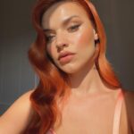 Mirela Balić Instagram - Díganle adiós a la Chloe-JessicaRabbit-era. Se vienen cositas… !! 🥶🥶🥶🎬🎬🎥☘️✂️🥵💘🌊☺️