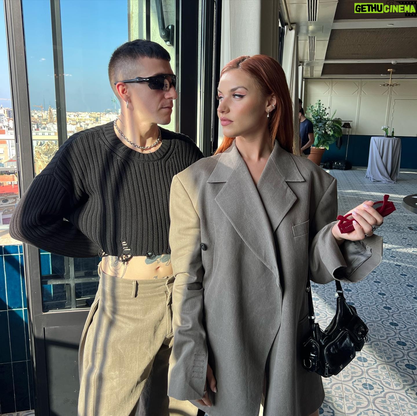 Mirela Balić Instagram - Sr. y Sra. Smith o tus padres. 🖤🖇️💭 Merci @duarte.official