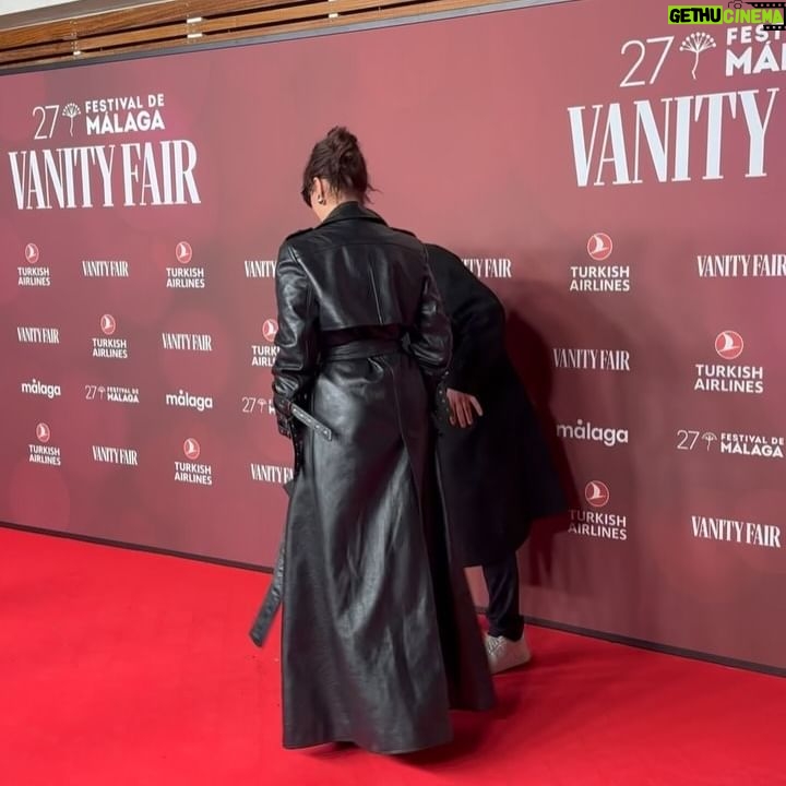Mirela Balić Instagram - Thank you for having me @vanityfairspain 🖤 Hermosa noche rodeada de compañeros de la profesión, mucho baile y vistas al mar. Qué más pedir. Styling @palomospain @alejandrogomezpalomo @givenchy @houseoflukemartin Mua @armanibeauty #armanibeauty @kerastase_official @sofia.camarenaa Thank u @mikey.grande