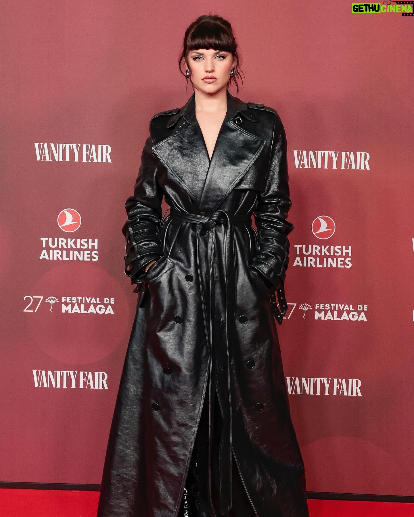 Mirela Balić Instagram - Thank you for having me @vanityfairspain 🖤 Hermosa noche rodeada de compañeros de la profesión, mucho baile y vistas al mar. Qué más pedir. Styling @palomospain @alejandrogomezpalomo @givenchy @houseoflukemartin Mua @armanibeauty #armanibeauty @kerastase_official @sofia.camarenaa Thank u @mikey.grande
