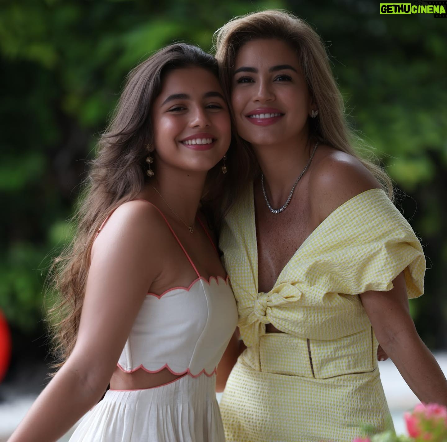 Mirela Mendoza - 6K Likes - Siempre juntas ❤️✨🙏🏻