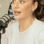 Miren Ibarguren Instagram - Personalmente la maternité me enseñó a ser maja en los trenes porque antes a lo mejor no lo fui tanto. De mejorar LA RED y de otras costumbres hemos hablado en el podcast de la gran @nataliaferviu .