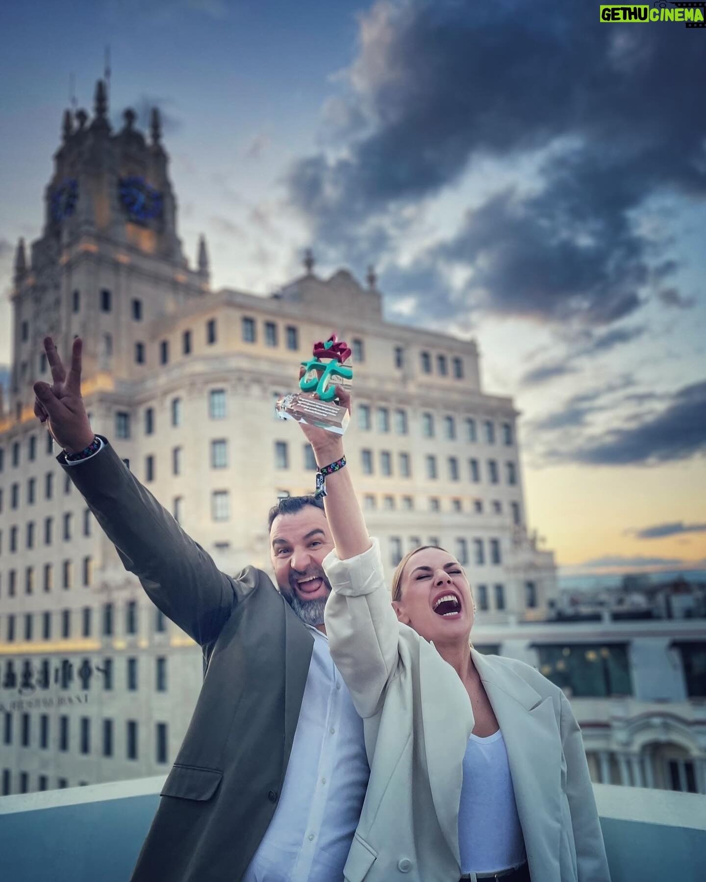 Miren Ibarguren Instagram - Hoy ha sido un gran día. La @fundinocente ha premiado a la asociación @miprincesarett con un premio para seguir ayudando a nuestras princesas. Gracias a tod@s l@s Que votasteis. Nos habéis ayudado mucho. GRACIAS. Y gracias Paco . Gracias Paco. Gracias Paco.