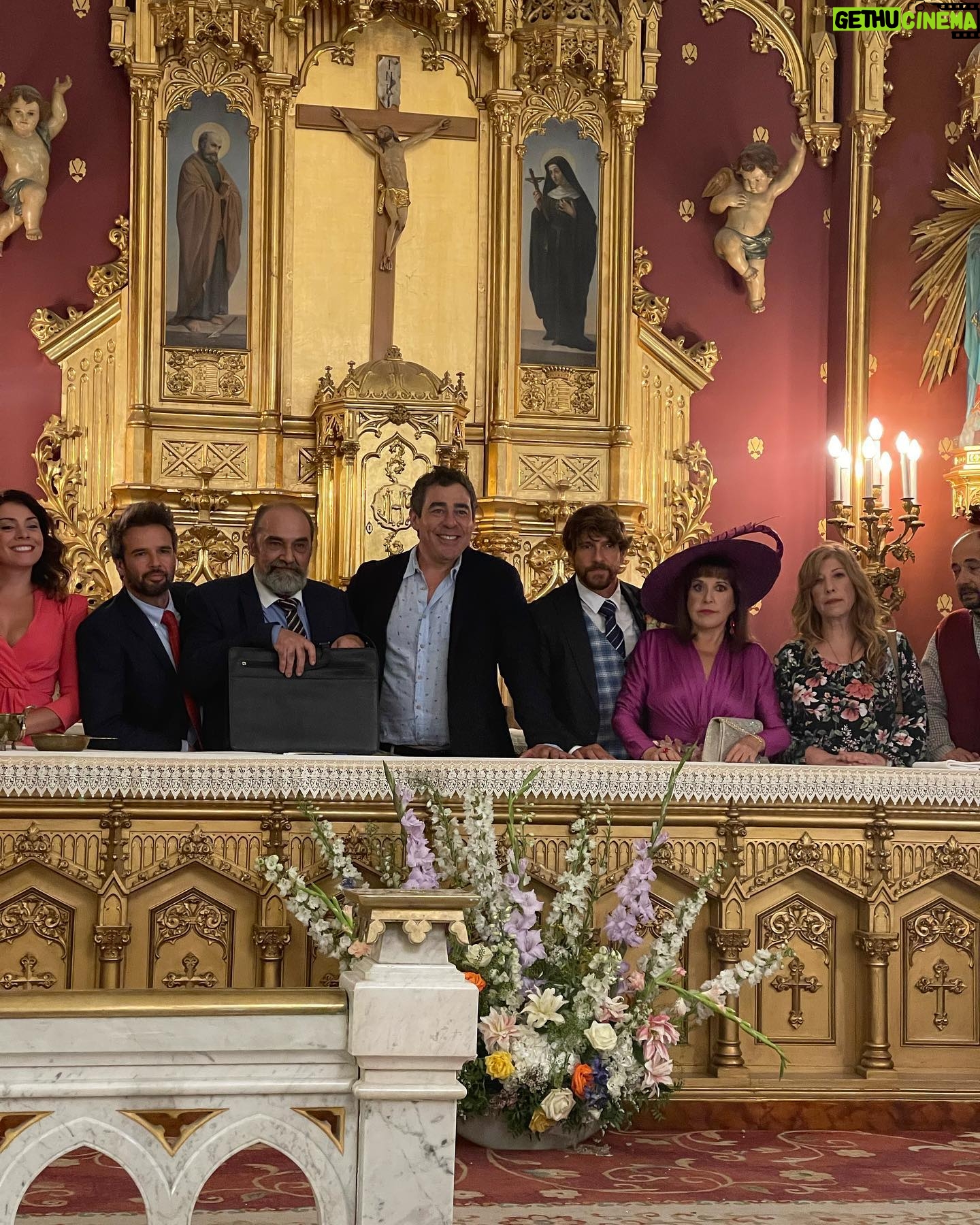 Miren Ibarguren - 40.4K Likes - La boda YOSCAR. Con est@s compañer@s al fin del mundo ¡Viva LA QUE SE AVECINA!