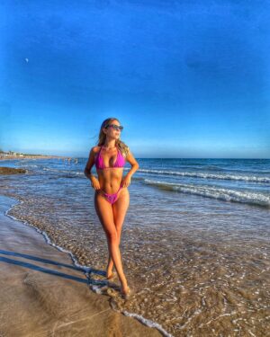 Mireya Bravo Instagram - Mente tranquila y un corazón lleno de paz✨

#MireyaBravo #cádiz #sea #photo #style