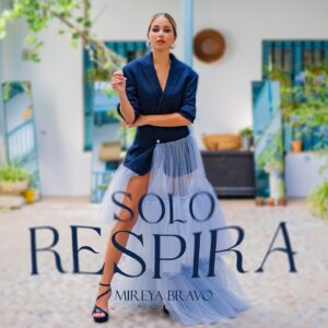 Mireya Bravo Instagram - - SOLO RESPIRA -

Aquí os dejo la portada de mi nuevo single que tendrá salida este viernes 14 de Julio. 
Ya podéis hacer pre save, lo tenéis en mi biografía.

¡Espero que la disfrutéis!

👗 @davidrodriguezdg 
💄 @angymosi 

@airmusicspain 

#MireyaBravo #solorespira #sing #work #music