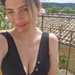 Miriam Giovanelli Instagram - Resumen de unos días chulísimos 🥲 1. 🍒🤤 2. Je suis a gustito. 3. Bonnieux, mon cheri. 4. "Cheese" es la palabra perfecta para hacerme sonreír.