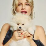 Miriam Giovanelli Instagram – Este mes, la revista @holafashion_es dedica su número a Italia y no puede hacerme más ilusión formar parte de su homenaje a “La Dolce Vita” 🍝

Gracias a todo el equipo y a la majeza de Pepper, que se coló en la sesión 😍

📸 @javierppla
📲 @amaliagcatedra 
💄 @helenaliebanas
🧚🏻‍♀️ @nataliabengoechea
💅🏻 @maisondebeautemadrid