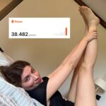 Miriam Giovanelli Instagram - No le puedo pedir más a mi segundo día caminando 🤞✨️ #CaminoDeSantiago 1. Cosorro. 2. Tarta de Santiago. 3. Caldo Gallego. 4. Miña amiguiña.