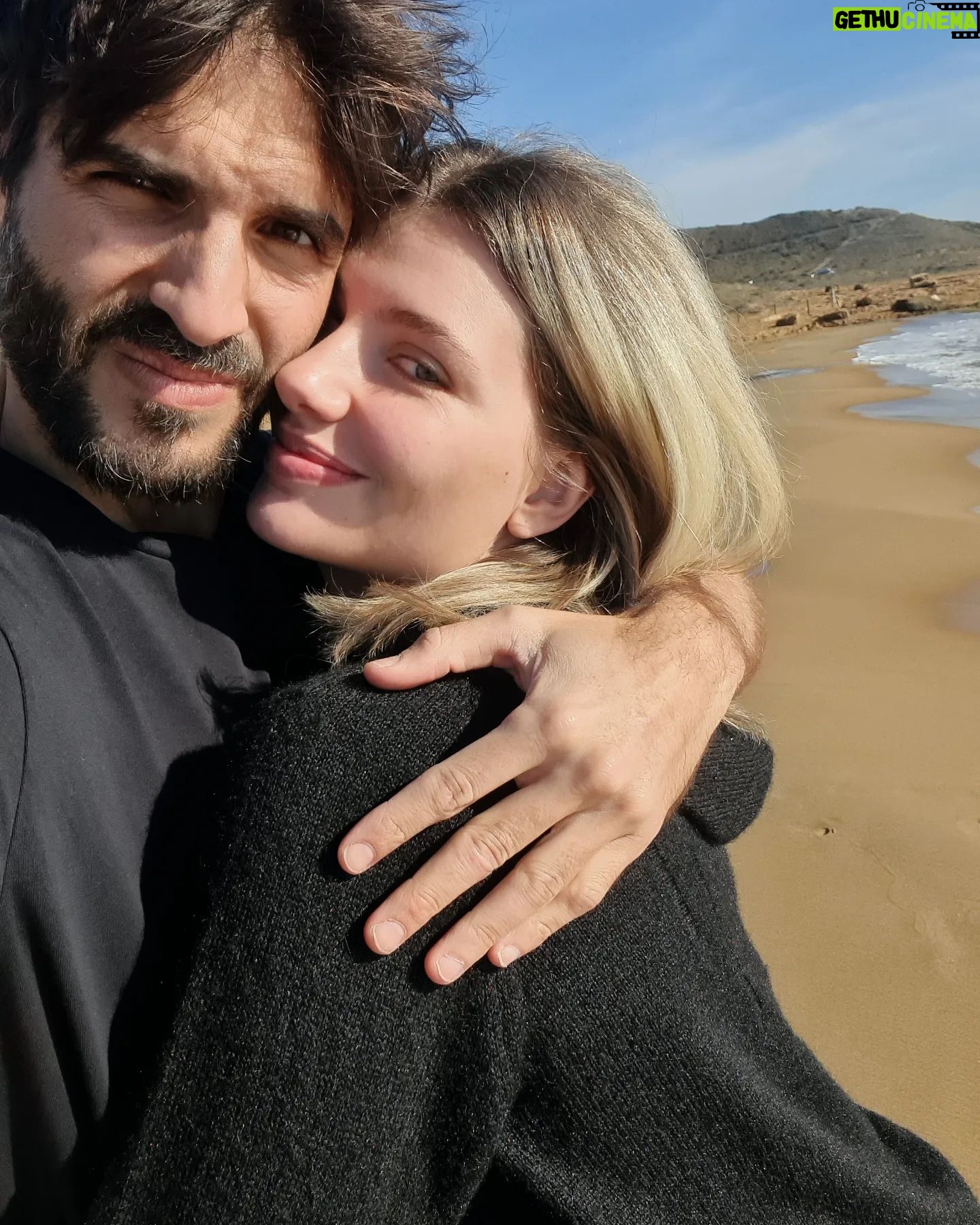 Miriam Giovanelli - 3 Likes - Hogar es aquello que desordenamos entre todos sus habitantes. ¿Era así? No suspires, arquitecto.
Feliz cumpleaños, @xabierortega 🫀
Gracias por construir un hogar en el que celebrarte cada día.
Que cumplas muchos y que los cumplas feliz.