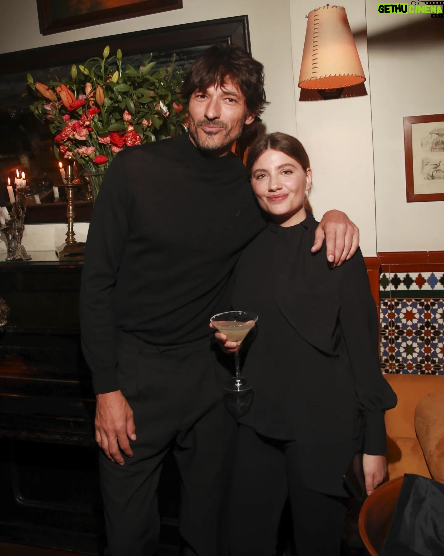 Miriam Giovanelli - 3 Likes - ¡Qué bien lo pasamos! 🤞✨️ Gracias @andresvelencoso por una noche chulísima celebrando tu @ooto_oficial 🌹 @carrizocomunicacion