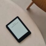 Miriam Giovanelli Instagram – Últimamente 

1. Mesa para dos.
2. “La invención del sonido” de Chuck Palahniuk.
3. Cuando el invierno es invernal.
4. Un artista cuya obra se desvanece con el último bocado.
5. Por las vías de la imaginación.
6. Bajo el té kukicha se revela la magdalena que devoré.
7. El día que descubrí el spinnig, boxeo y barré.