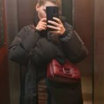 Miriam Giovanelli Instagram – Últimamente 

1. Mesa para dos.
2. “La invención del sonido” de Chuck Palahniuk.
3. Cuando el invierno es invernal.
4. Un artista cuya obra se desvanece con el último bocado.
5. Por las vías de la imaginación.
6. Bajo el té kukicha se revela la magdalena que devoré.
7. El día que descubrí el spinnig, boxeo y barré.