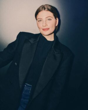 Miriam Giovanelli Instagram - Gracias @voguespain 🤞✨️ 

📸 @flaviorsolato