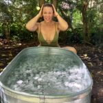 Miriam Lanzoni Instagram - Hace mucho deseaba vivir esta experiencia Pero hoy descubrí algo que vino para quedarse en mi vida! En otro posteo les voy a contar todo Un antes y un después 🧊 ❄️ Método Wim Hof por @carolakirkby Necesito que conozcan a Carola, xq el método es genial y científicamente probado… pero ella hace la diferencia..