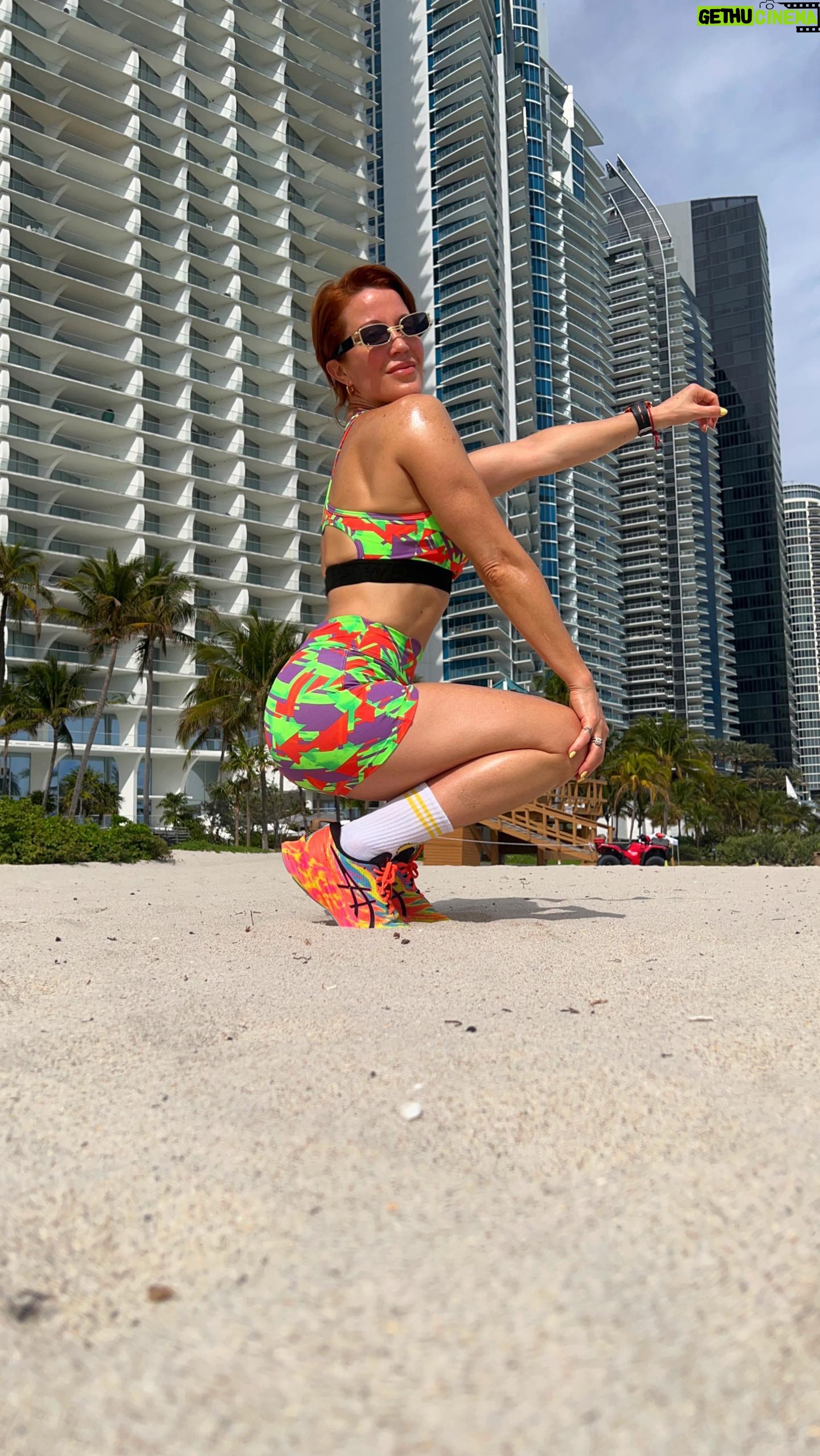 Miriam Lanzoni Instagram - Cuál es tu STANDARD? El mío lo voy creando allá en lo alto 🚀 @dualpowerok