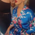 Miriam Lanzoni Instagram - Siempre, en mi trabajo, rodajes, fotos, teatro, en mi vida diaria…. Están ahí Los elijo porque son la línea más completa en make up, pensado para cada estilo, para cada situación. Dato extra: el shine que tienen para el cuerpo es otro level… @idi_make_up_oficial @susanamilanook
