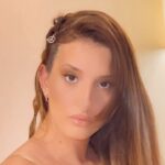 Miriam Lanzoni Instagram - Un 19 de enero, 30 años atrás, llegaba a este mundo la confirmación que todo iba a estar bien. Mi hermana Magali, con una sonrisa especial para mi, me anticipaba lo mágico que iba a ser tenerla como hermana. Gracias x existir Magui. Desde el día que supe que venías, el caos se transformó en felicidad. Gracias mi eterna bebita x la persona que sos, la mujer que llevas adelante, x tu bondad, tus valores, porque sos la mejor madre que he visto, la hermana soñada, por tu honestidad, por tu desprejuicio, por jamás dejarme subir mis pies a tu sillón, x no hacerme nunca la pasta frola que te pedi, por todo…. Pero especialmente por dejarme diseñar tu vestido de novia .. Pd: para mi vas a ser mi hermanita siempre. Te amo desmesuradamente Feliz cumple mi bb Etiqueta: mi hermana odia las redes sociales, y no usa( es la uno de verdad)