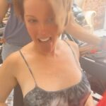 Miriam Lanzoni Instagram - El lema es: jugármela y tomar riesgos Así me rapé para mi película ❤️🎬 @herpeinador1 lo hizo