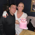 Miriam Lanzoni Instagram - Te conozco desde los 5 añitos Cory… y cada día te amo más! Hemos vivido tantas cosas, la mayoría irreproducibles y esta mágica amistad está cimentada para la eternidad en amor verdadero, y sobre todo verdad.. Nos elegimos xq nos conocemos. Mujeres bravas, cuchillo en liga Gracias x ser mi familia elegida, gracias por tu amistad, por tu Tauro al mango, gracias por todo vos. Gracias x tu ser indivisible e incorruptible( depende la cifra 😂😂) por esos valores extraordinarios que muy poca gente tiene, y vos lo tenes. Te amo con todo mi ser Corina, ❤️❤️❤️ Me siento bendecida infinito punto de todos los colores por tener a un ser como vos!!!! Te mereces todo todo todo, y es precioso ver como aman María Coral. Ok, te presto un poco, pero sos mi Cory. @ambar.delicias.maca la torta especial para vos 😍😍 Pd: x nuestra hermandad entenderás que me bajé media torta… perdón