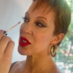 Miriam Lanzoni Instagram - Chica de tapa @revistagenteok Con este súper team @barbymencia make up @valchumm estilismo @lissandrokaell los fotones @las.gladiolas mi look @rodfederico todo lo demás. 😜