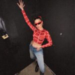 Miriam Rodríguez Instagram - fotitos de alicante & the best team ❤️‍🔥 mejor rodeada imposibleeeeeeee. #linearojatour 🔥🚀 este finde 🔜 VALLADOLID Y GIJÓNNNNNNNNNNNNNNNN a quién veo ahí? 🫶🏼 lookinnn @bershka x @finallypress boots @drmartensofficial x @pelonio 🖤