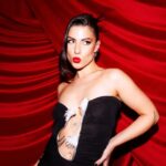 Miriam Rodríguez Instagram - bien de rrrrrrrrojo 🌹✨ @premiosidolo pics de mi @carlossemperev ⭐️ MUAH✨ @lumuah x @yslbeauty #yslbeauty #MakeUpLook AMOOOOOOOO ❤️‍🔥 styleddd by @davidrivas___ 🚀🖤 @christopher_esber @yoox @lesilla the best teammmmmmm