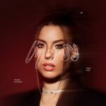 Miriam Rodríguez Instagram - EL próximo 23 de FEBRERO saldrá ♦️líneas rojas♦️ mi nuevo álbum, y esta es la portada 🫠 no me creo que este momento haya llegado ✨ para lxs más rápidxs ya podéis conseguir la edición FIRMADA✨ y además, con la PRE COMPRA del CD o VINILO podréis acceder a un LINK (disponible en miriamrodriguezmusic.com) para optar a ganar un pase para la PRESENTACIÓN OFICIAL de líneasrojas💥 días antes de su estreno y escuchar algunas de sus canciones en primiciaaaaaaaaaaaaaaa memuero yaaaaaaaaaa❤️‍🔥🚀🧨