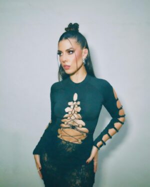 Miriam Rodríguez Instagram - ✨🥂🍾 de cuando empezamos 2O24 cantando en @rtve ✨

muah by @lumuah 
styled by @davidrivas___