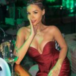Miriam Saavedra Instagram - Tan princess y tan cabrona 🔥💣🌹adoro mis trenzas y el make up de @karolavera.b 💁‍♀️